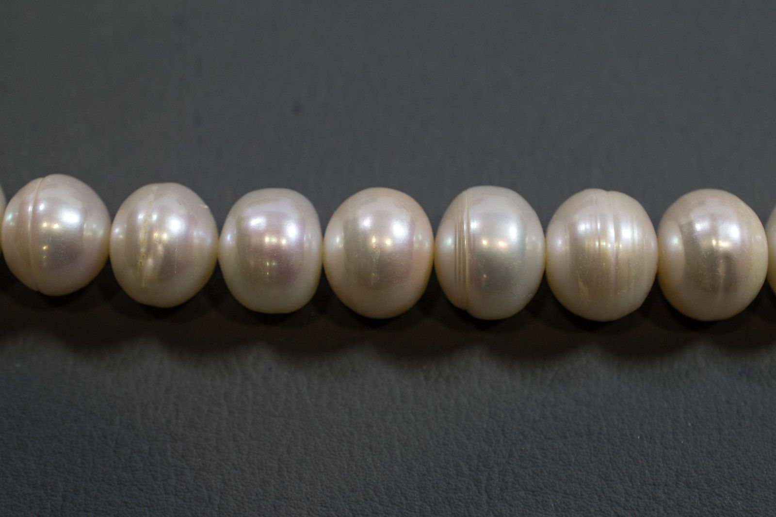 Zuchtperlenstrang Weiß mit hohem Lüster in 13-15 mm